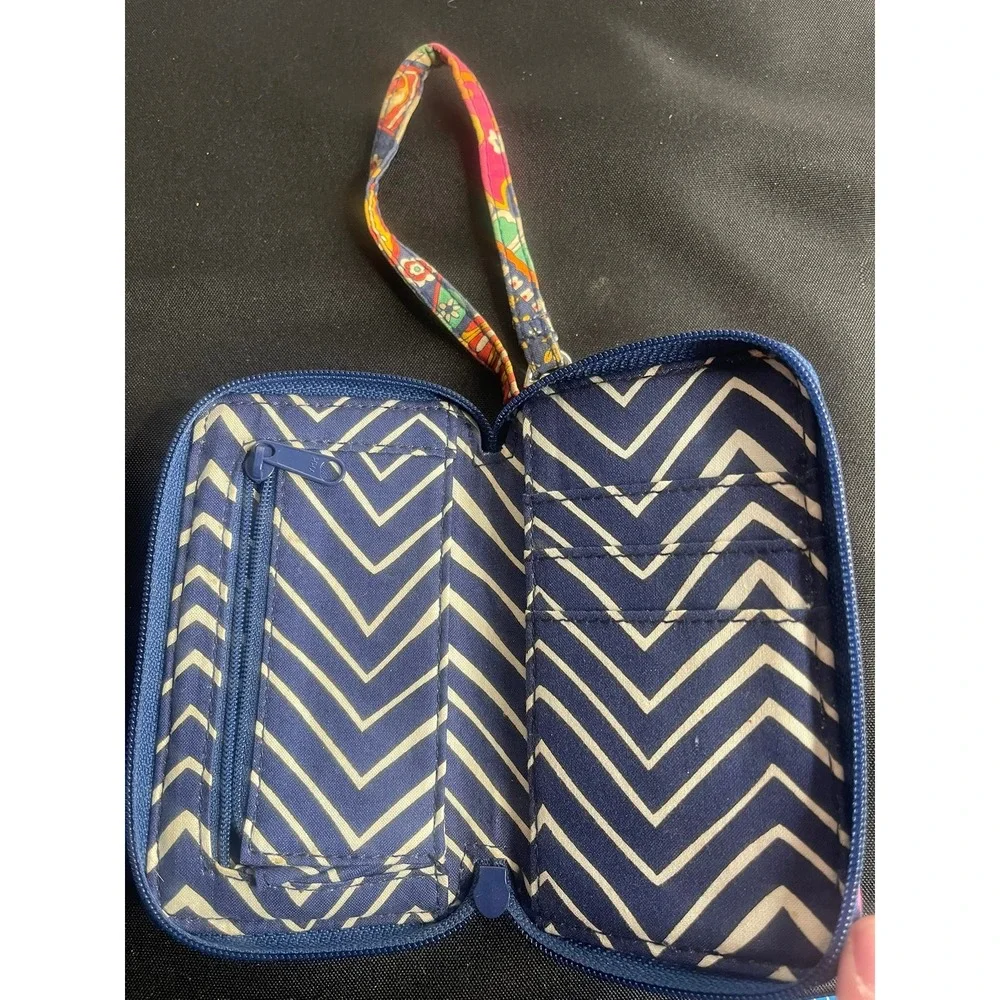Vera Bradley Paisley Quilted Zip Around Wristlet Wallet ID‎ Window Multicolor